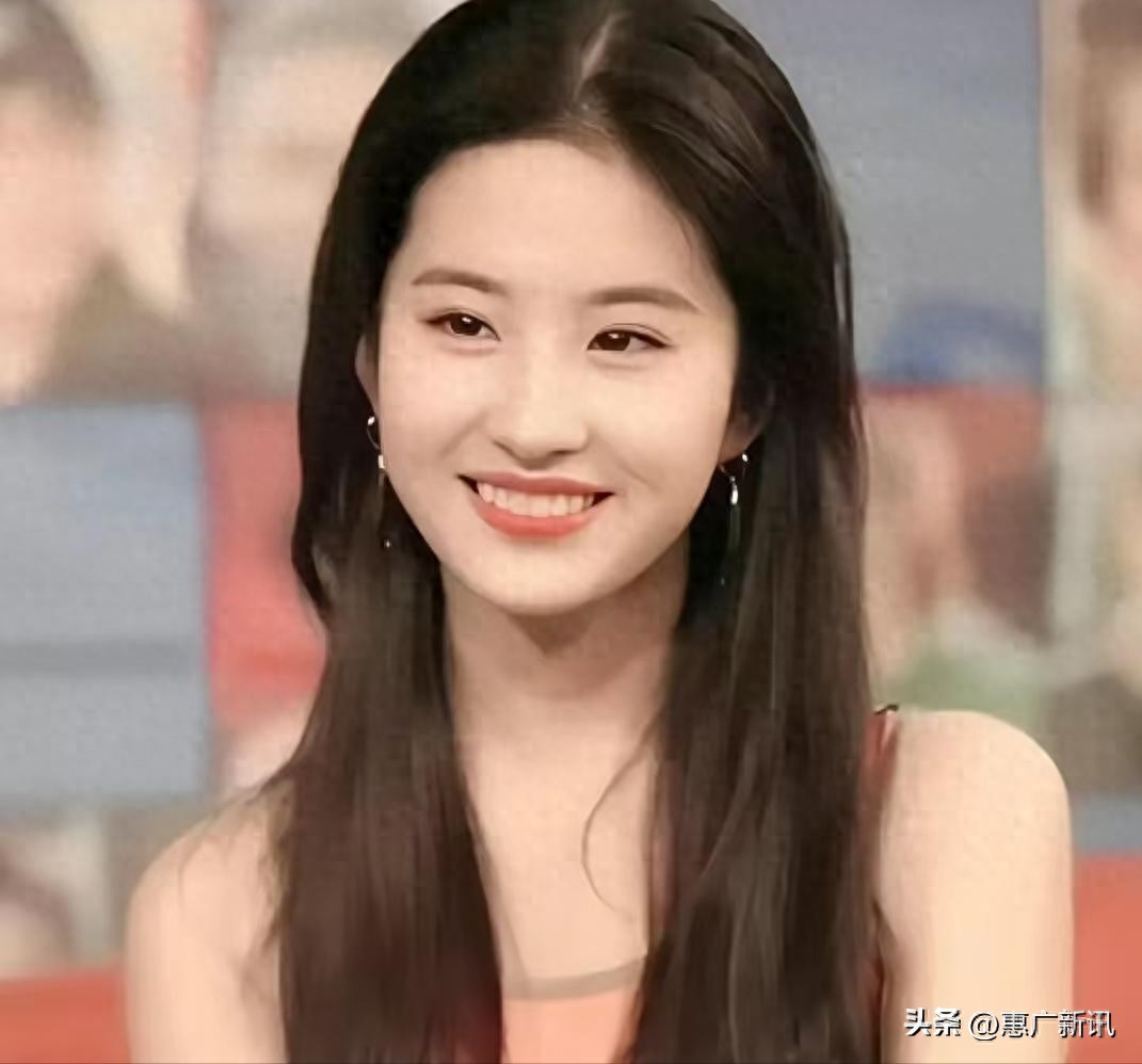 天涯扒一扒明星黑料,_刘亦菲被黑二十年原因_刘亦菲陈金飞干爹谣言真相